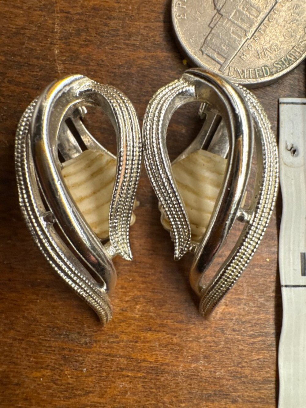 Vintage Sarah Coventry Silver Swirl Clip On Earrings Shell